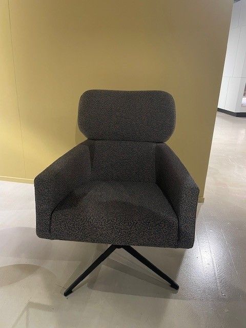 (Showroommodel) Cloak Draaifauteuil Pebble
