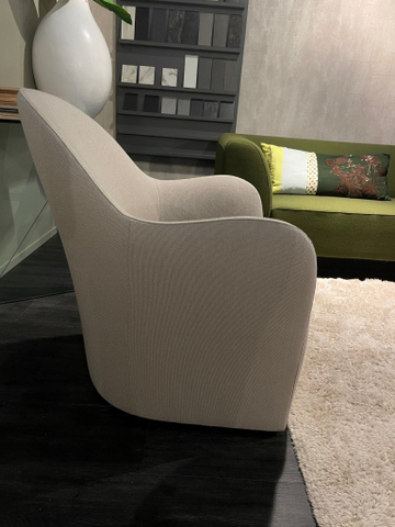 (Showroommodel) Gelderland Fauteuil Solid Chair