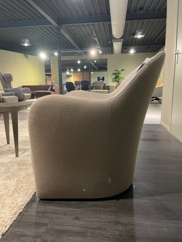 (Showroommodel) Gelderland Fauteuil Solid Chair