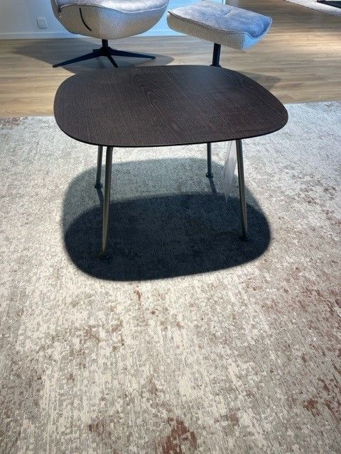 (Showroommodel) Natuzzi Bijzettafel Low