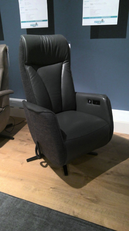 (Showroommodel) INHOUSE Sta-Op Fauteuil Lerira