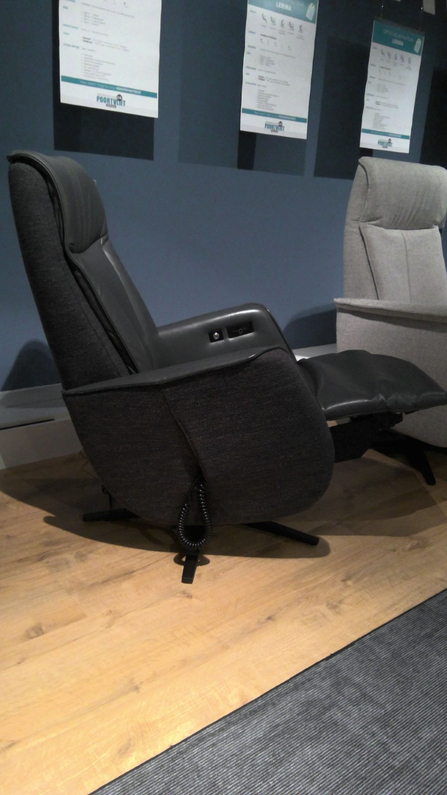 (Showroommodel) INHOUSE Sta-Op Fauteuil Lerira