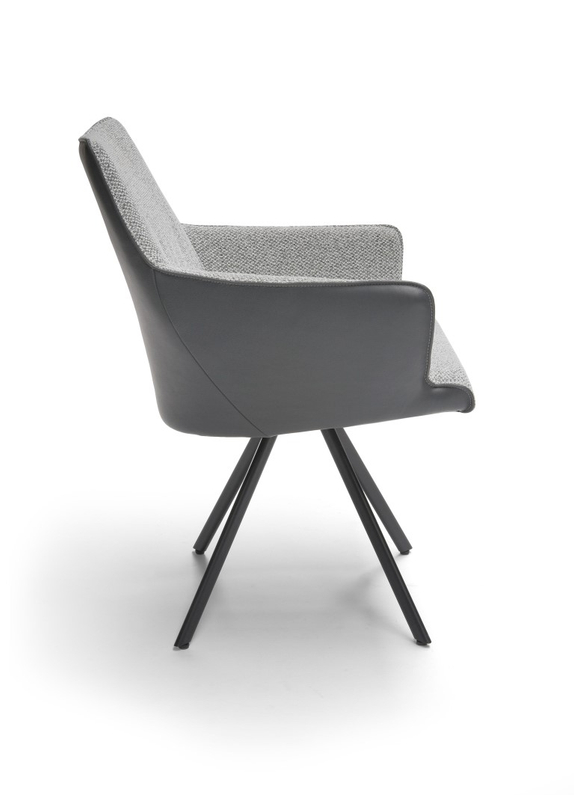 Bree's New World Armstoel Panache