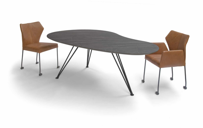 Bree's New World Eettafel Cloudy