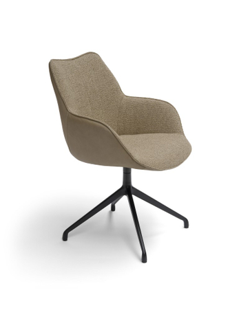 Bree's New World Armstoel Kiq 