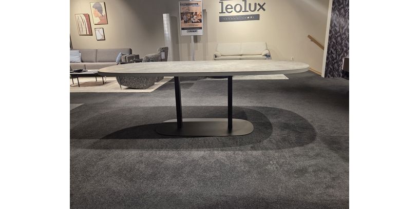 (Showroommodel) Leolux Eettafel Toveri Ceramic 