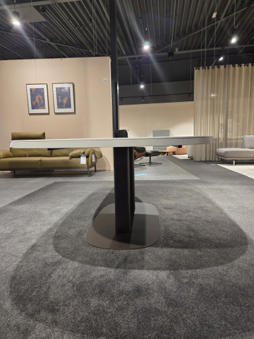 (Showroommodel) Leolux Eettafel Toveri Ceramic 