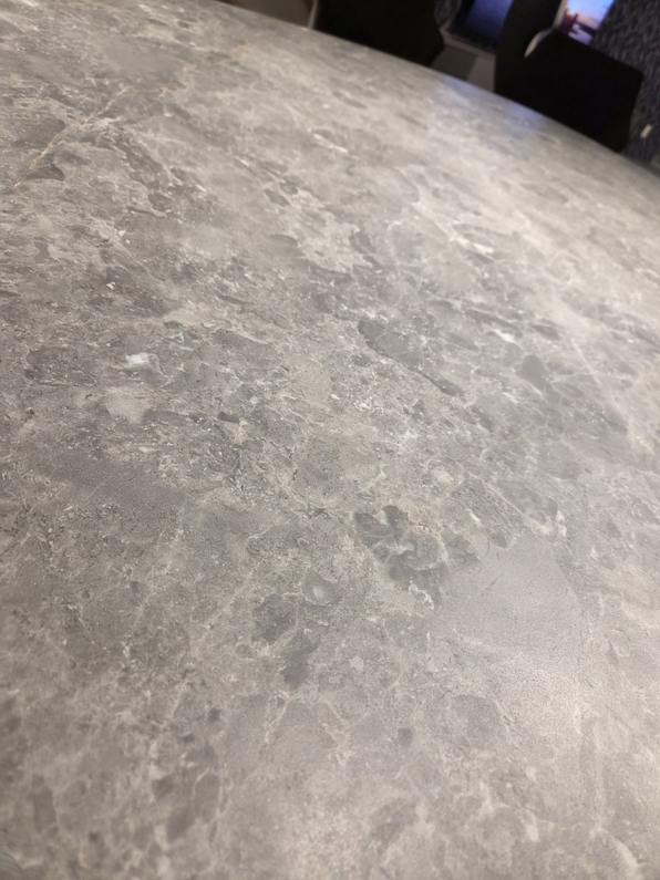 (Showroommodel) Leolux Eettafel Toveri Ceramic 