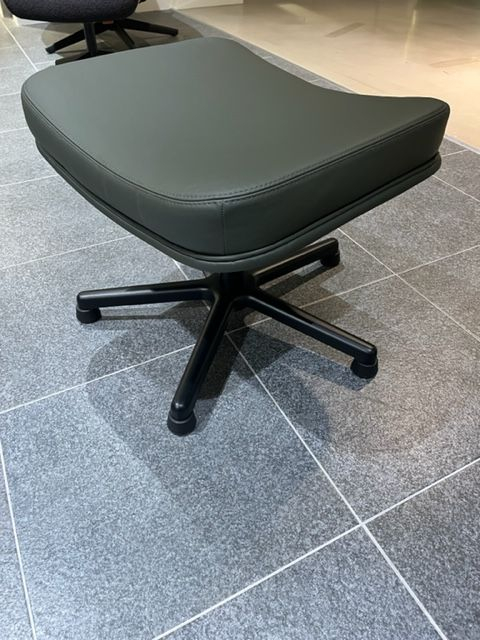 (Showroommodel) Artifort Poef P141