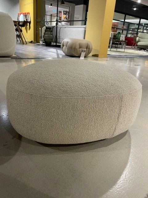 (Showroommodel) Eyye Poef Kivi Triangle Powder