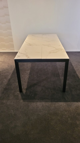 (Showroommodel) Willisau Eettafel Prato