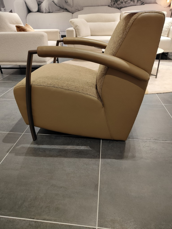 (Showroommodel)Montel Fauteuil Suzy Army