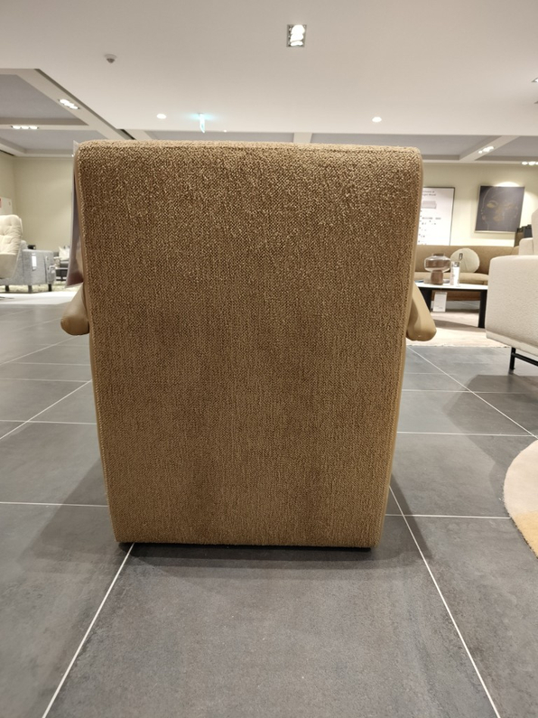(Showroommodel)Montel Fauteuil Suzy Army