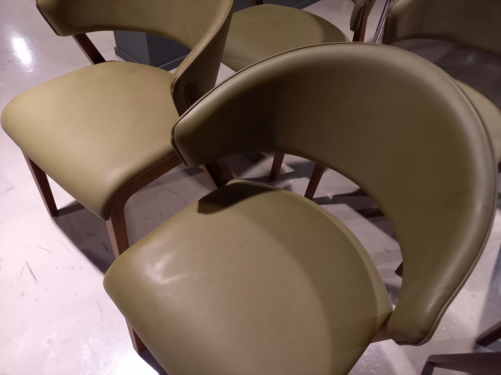 (Showroommodel) Hulsta Stoelenset S500 Olive S/6