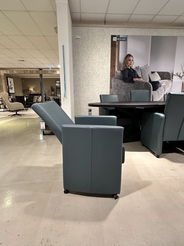 (Showroommodel) INHOUSE Eetset Carol Whale S/6