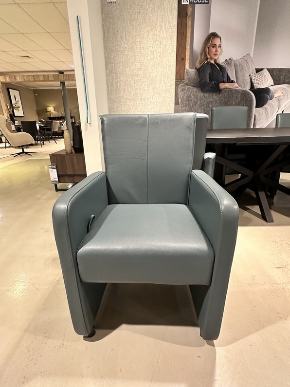 (Showroommodel) INHOUSE Eetset Carol Whale S/6