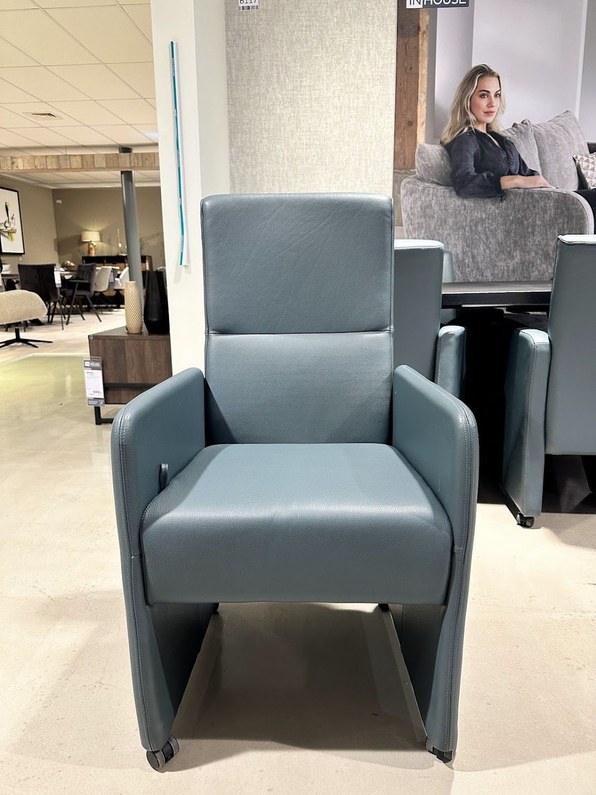 (Showroommodel) INHOUSE Eetset Carol Whale S/6