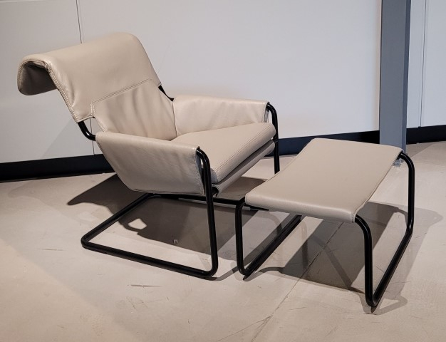 (Showroommodel) Durlet Fauteuil&Hocker Copacabana 