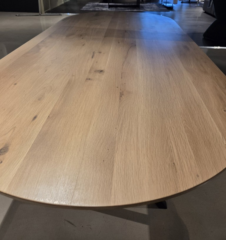 (Showroommodel) Studio Mik Eettafel Casco