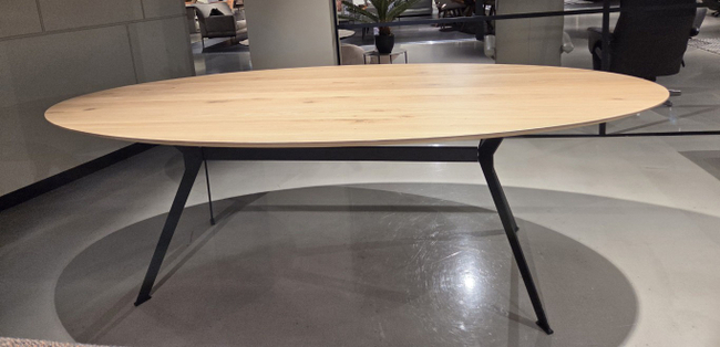 (Showroommodel) Studio Mik Eettafel Room