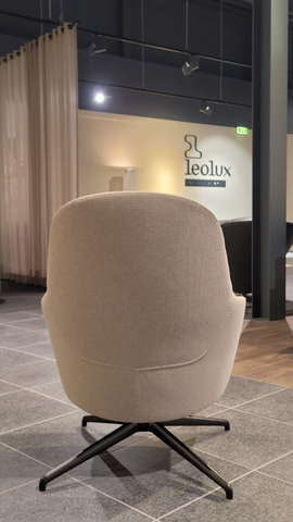 (Showroommodel) Leolux Draaifauteul & Poef Lanah