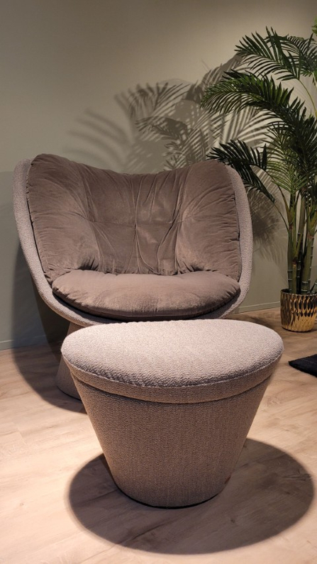 (Showroommodel) Montis Draaifauteuil & Poef Fabian