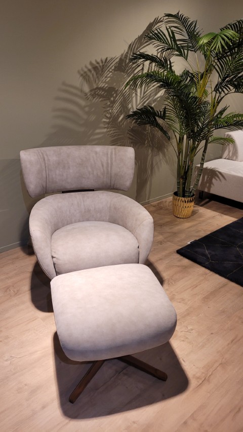 (Showroommodel) Montis Fauteuil & Hocker George