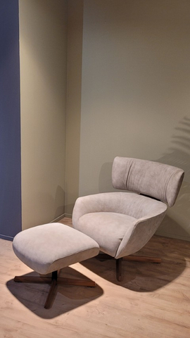 (Showroommodel) Montis Fauteuil & Hocker George