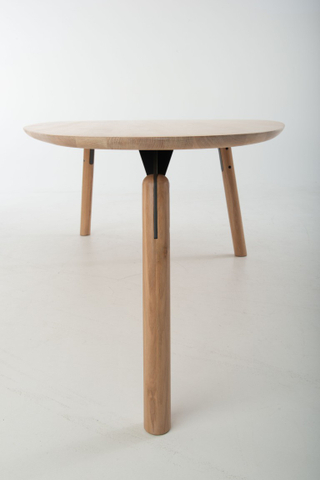 Bert Plantagie Eettafel Trinity Driehoek