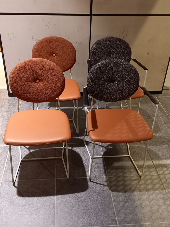 (Showroommodel) BertPlantagie Stoelenset Daisy S/4