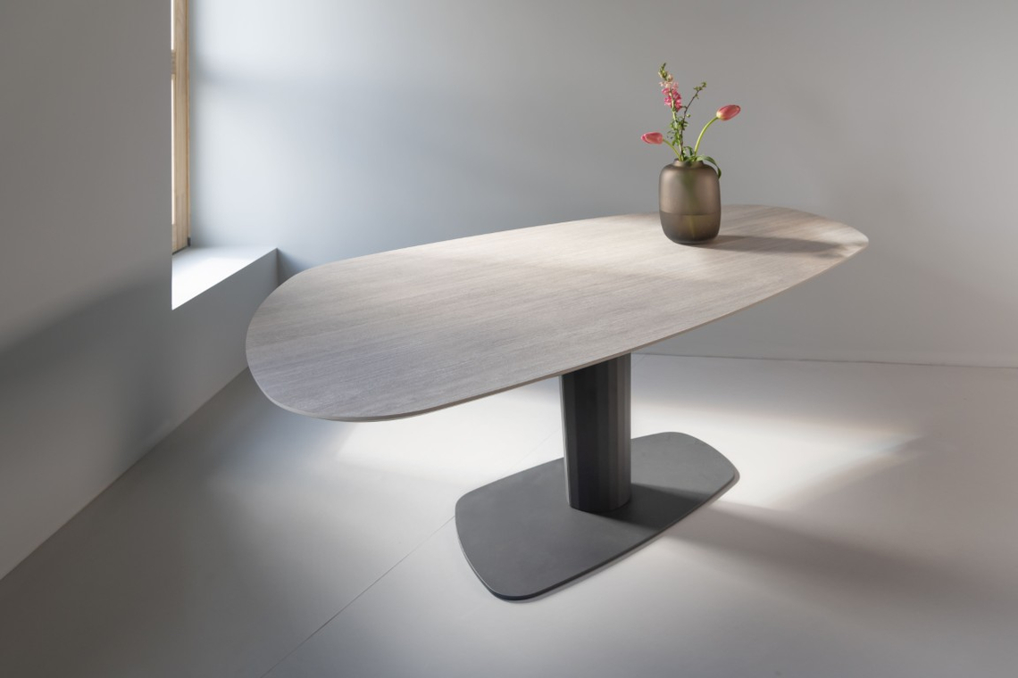 Bree's New World Eettafel Trapea Trapezium