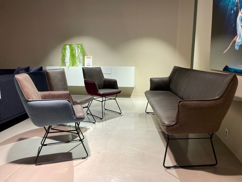 (Showroommodel) Eetset Wing Schoko