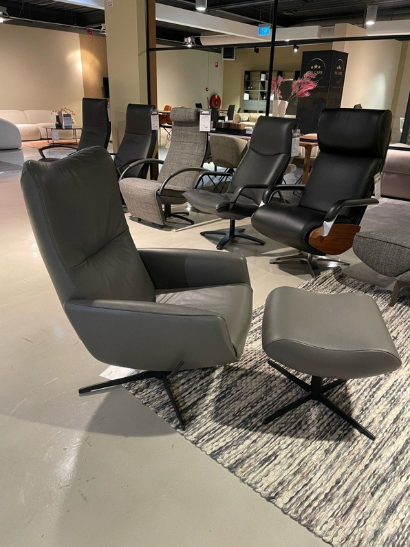 (Showroommodel)Jori Fauteuil+hocker Time-Out Smoke