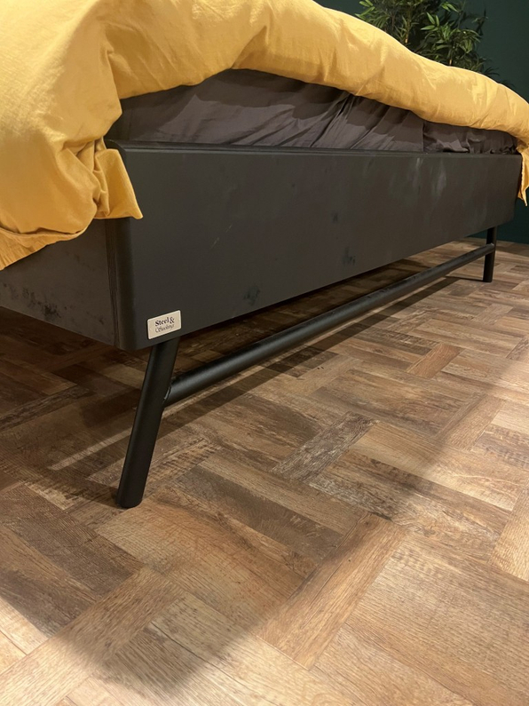 (Showroommodel) Ledikant Kinks 