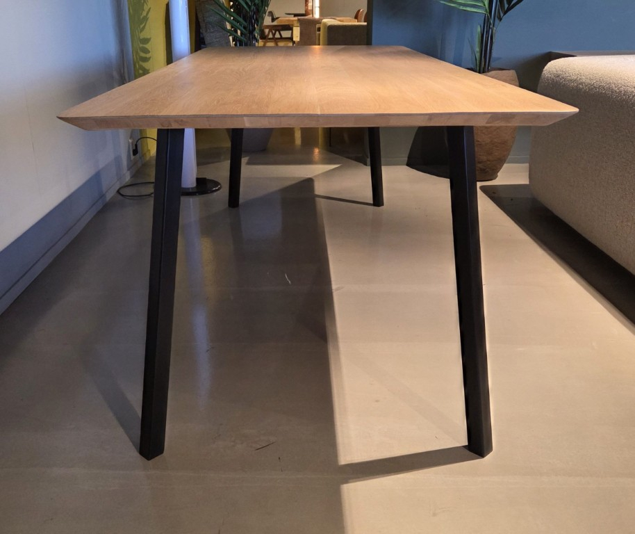 (Showroommodel) Studio Henk Eettafel New Classic
