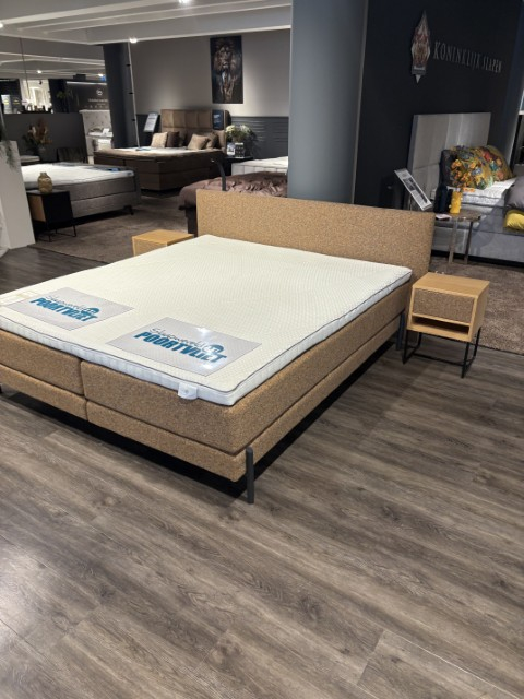 (Showroommodel) Boxspring Lumen Vlak Caramel