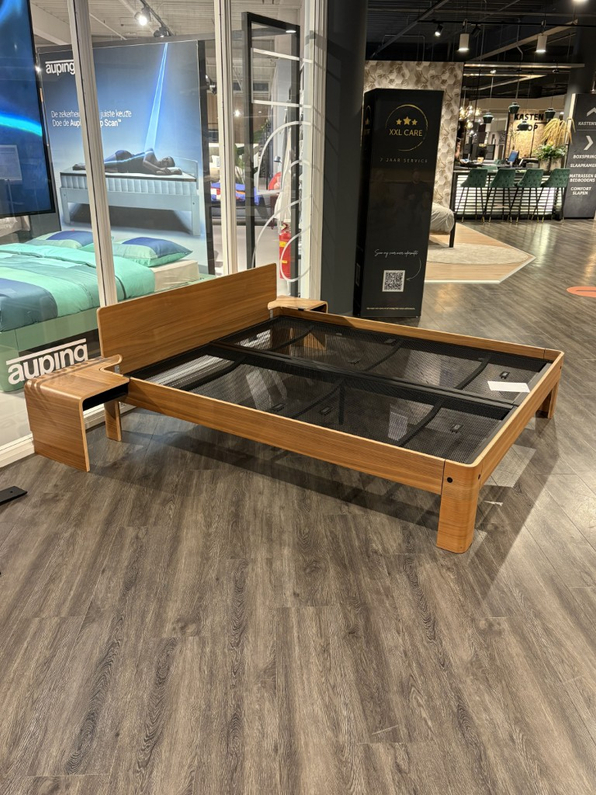 (Showroommodel) Auping Ledikant Auronde Walnoot
