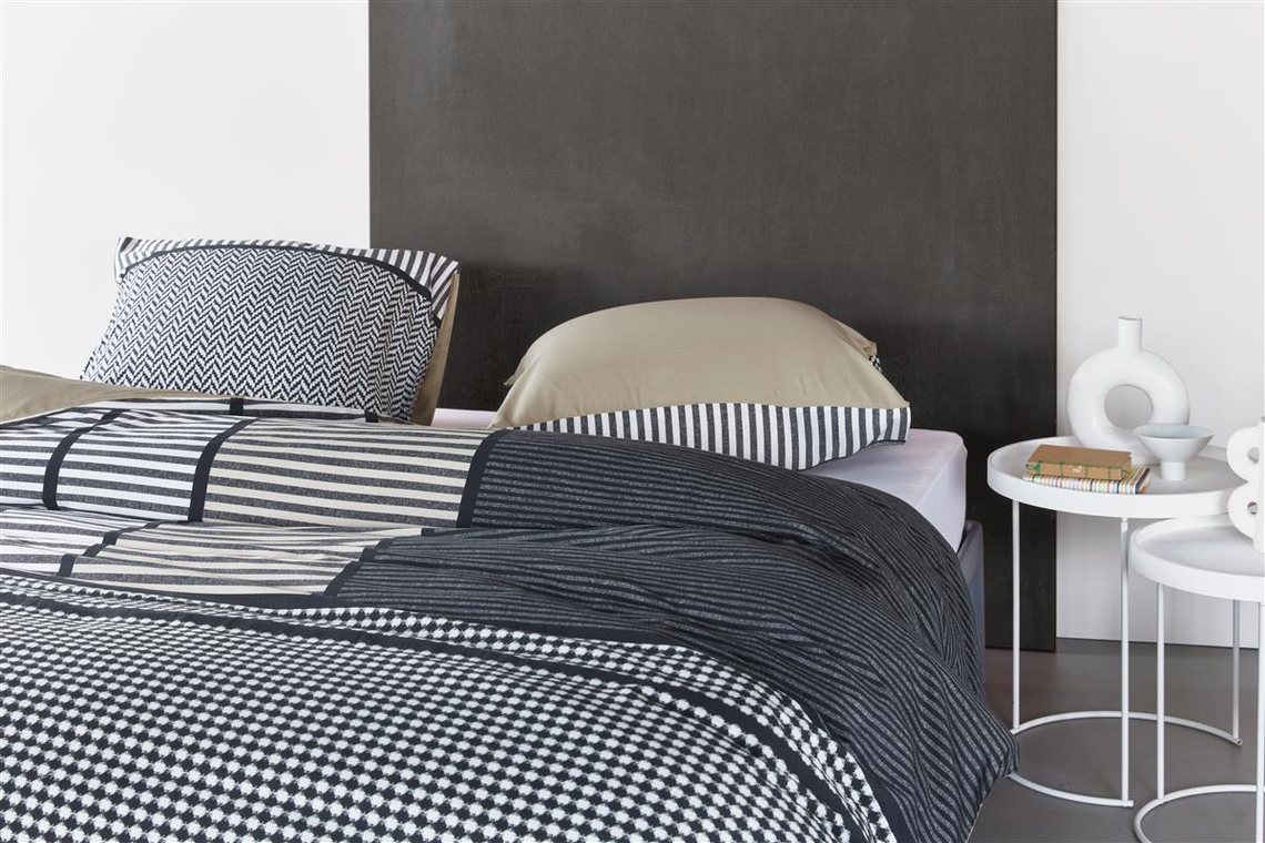 Beddinghouse Dekbedovertrek Jet Set Black 200x200