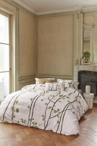 Beddinghouse Gogh Plum Blossoms Sand 200x200