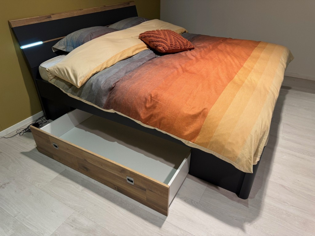 Ledikant Alex 180x200 met opbergladen