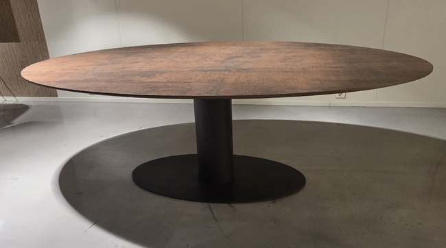 (Showroommodel) Metaform Eettafel Orfis 