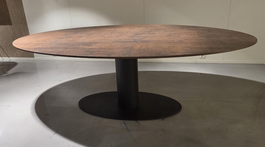 (Showroommodel) Metaform Eettafel Orfis 