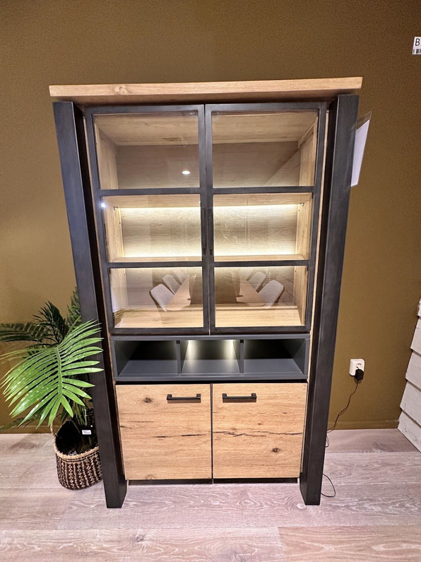 (Showroommodel) INHOUSE Vitrinekast Lucania