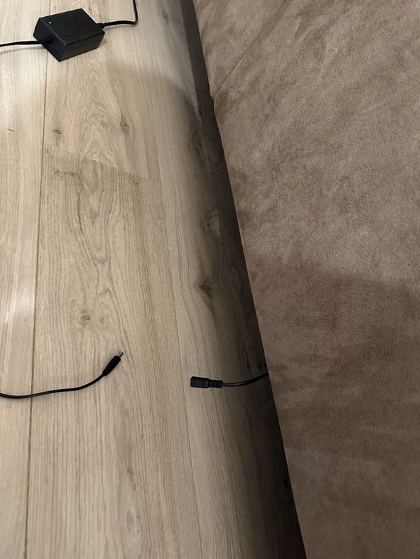 (Showroommodel) INHOUSE Bank Rigas 3-Zits Liver