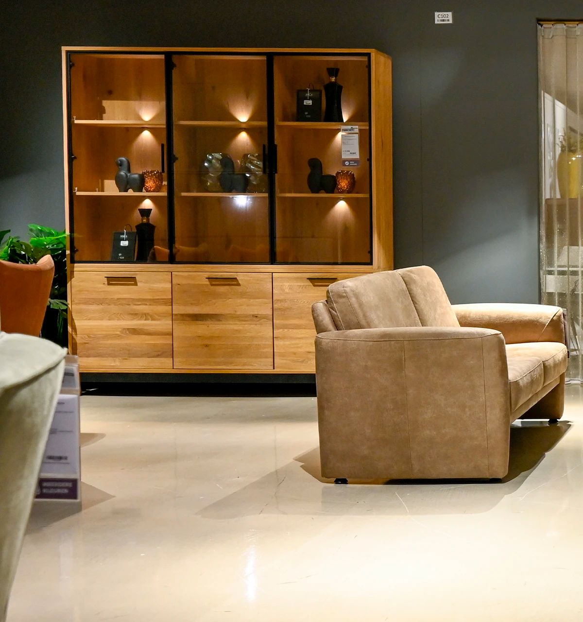 Ontdek buffetkasten in onze showroom, kom langs bij Woonboulevard Poortvliet XXL