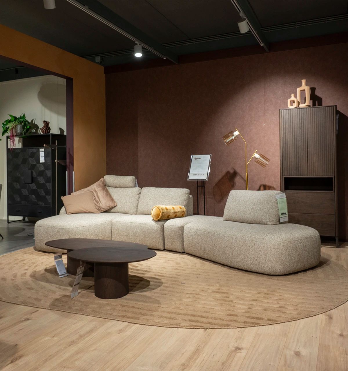 Ontdek kasten in onze showroom, kom langs bij Woonboulevard Poortvliet XXL