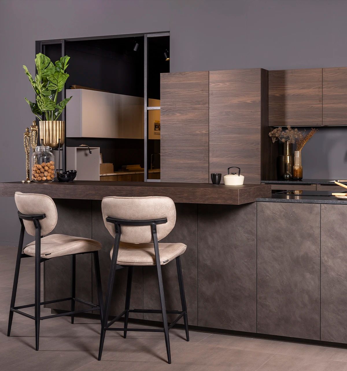 Ontdek barkrukken in onze showroom, kom langs bij Woonboulevard Poortvliet XXL