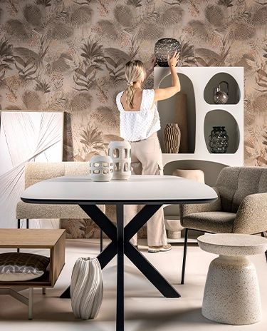 model bij kast en eetkamer set | Bouman & Potter