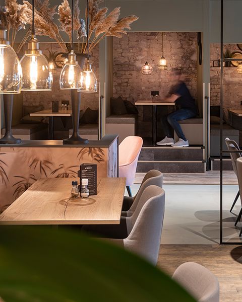 Geniet van een heerlijke lunch bij Brasserie By Bouman | Woonboulevard Poortvliet