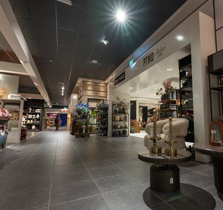 Decoplein met woonaccessoires, verlichting en woondecoratie bij Woonboulevard Poortvliet XXL